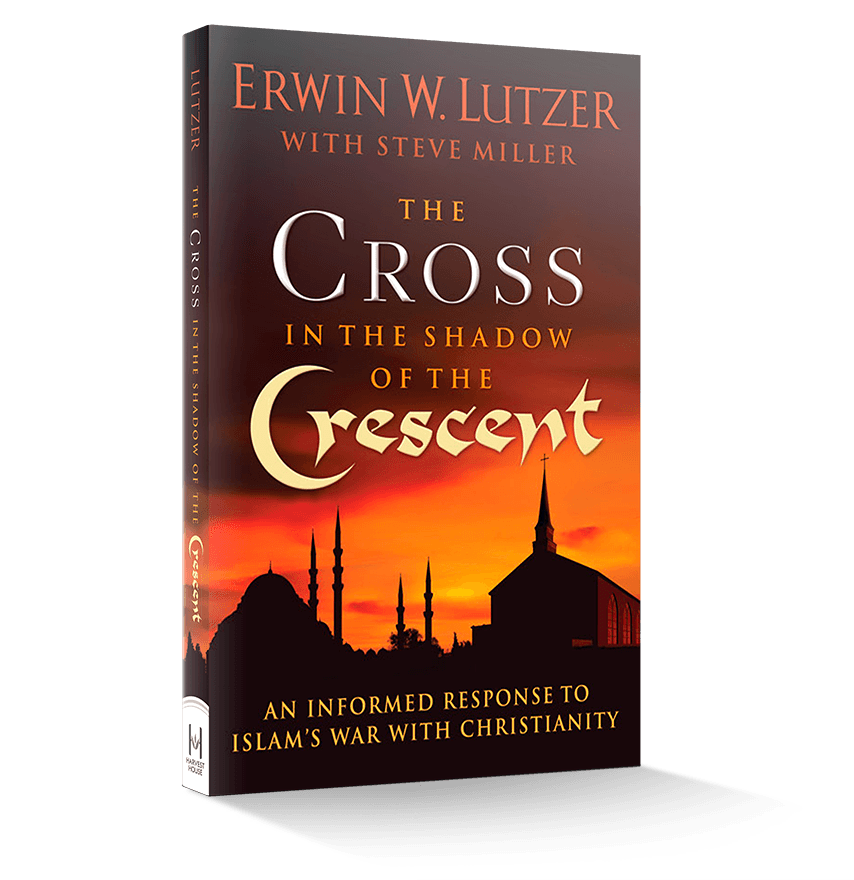 The Cross in the Shadow of the Crescent by Erwin Lutzer